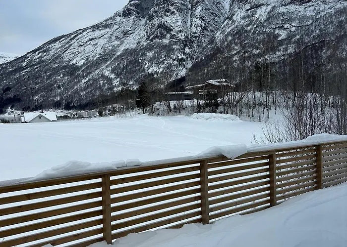 Lovely In Beautiful لوين